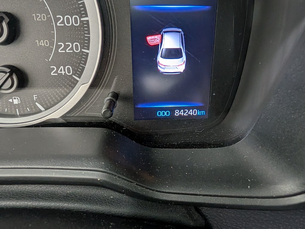 2022 Toyota Corolla LE in Magog, Quebec - 21 - w1024h768px