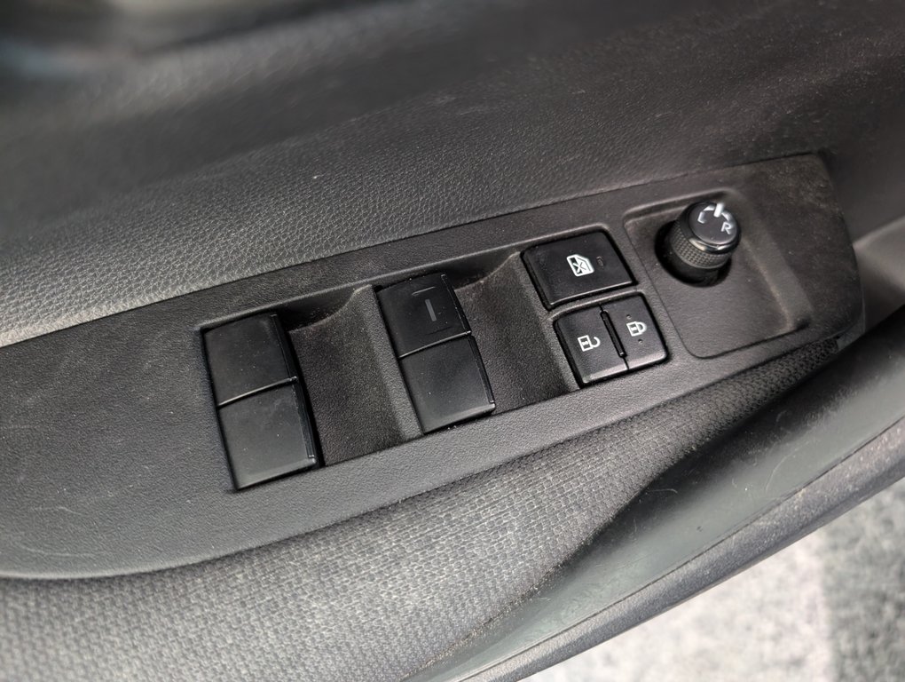 Toyota Corolla L 2022 à Magog, Québec - 12 - w1024h768px