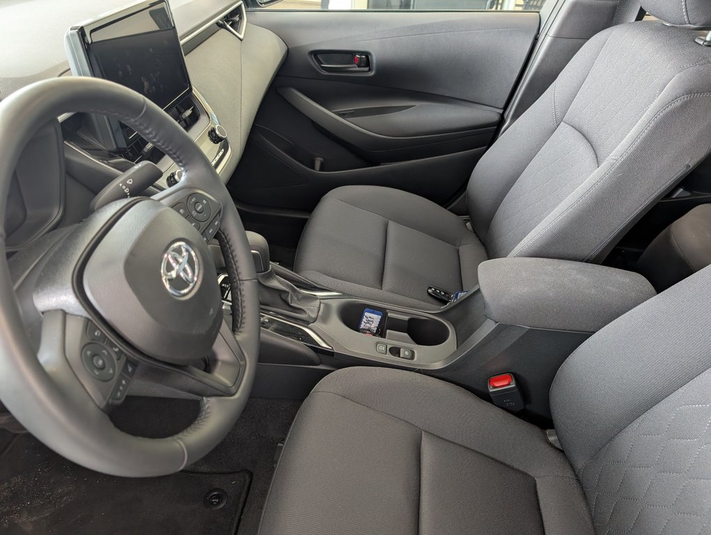 2024 Toyota Corolla LE in Magog, Quebec - 11 - w1024h768px