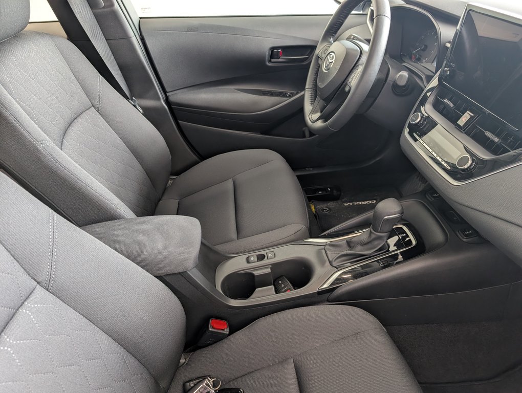 2024 Toyota Corolla LE in Magog, Quebec - 8 - w1024h768px