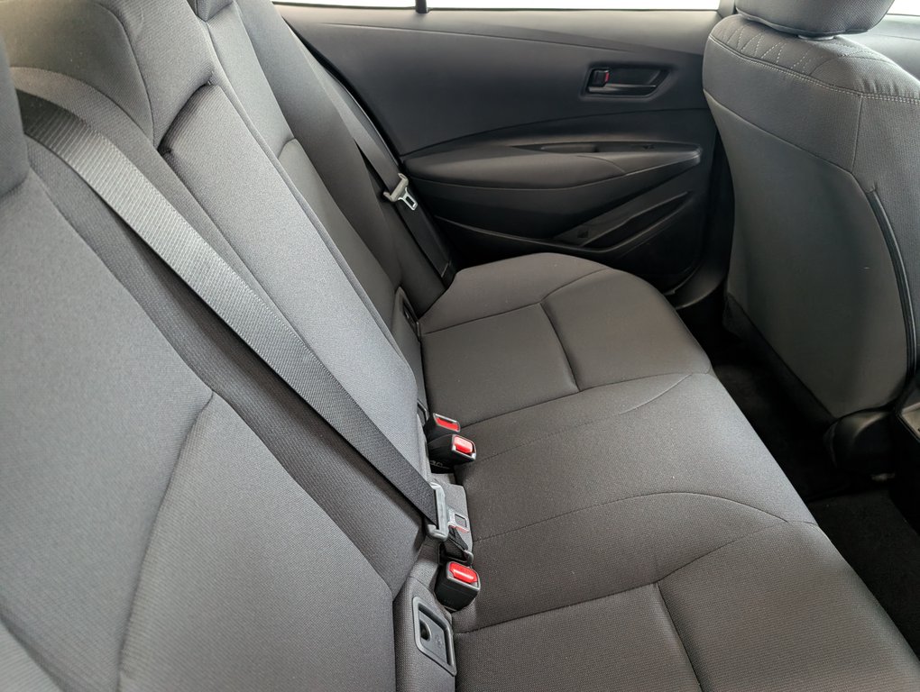 2024 Toyota Corolla LE in Magog, Quebec - 7 - w1024h768px