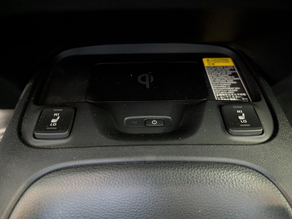 2024 Toyota Corolla LE in Magog, Quebec - 16 - w1024h768px