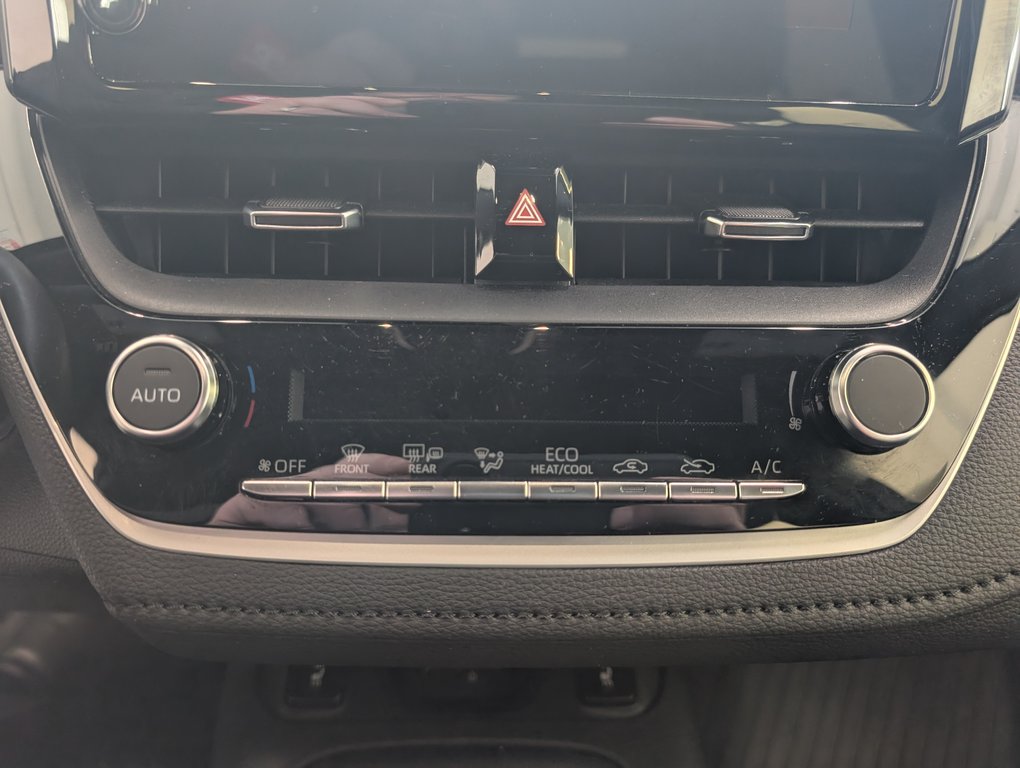 2025 Toyota Corolla HYBRIDE SE AWD in Magog, Quebec - 14 - w1024h768px