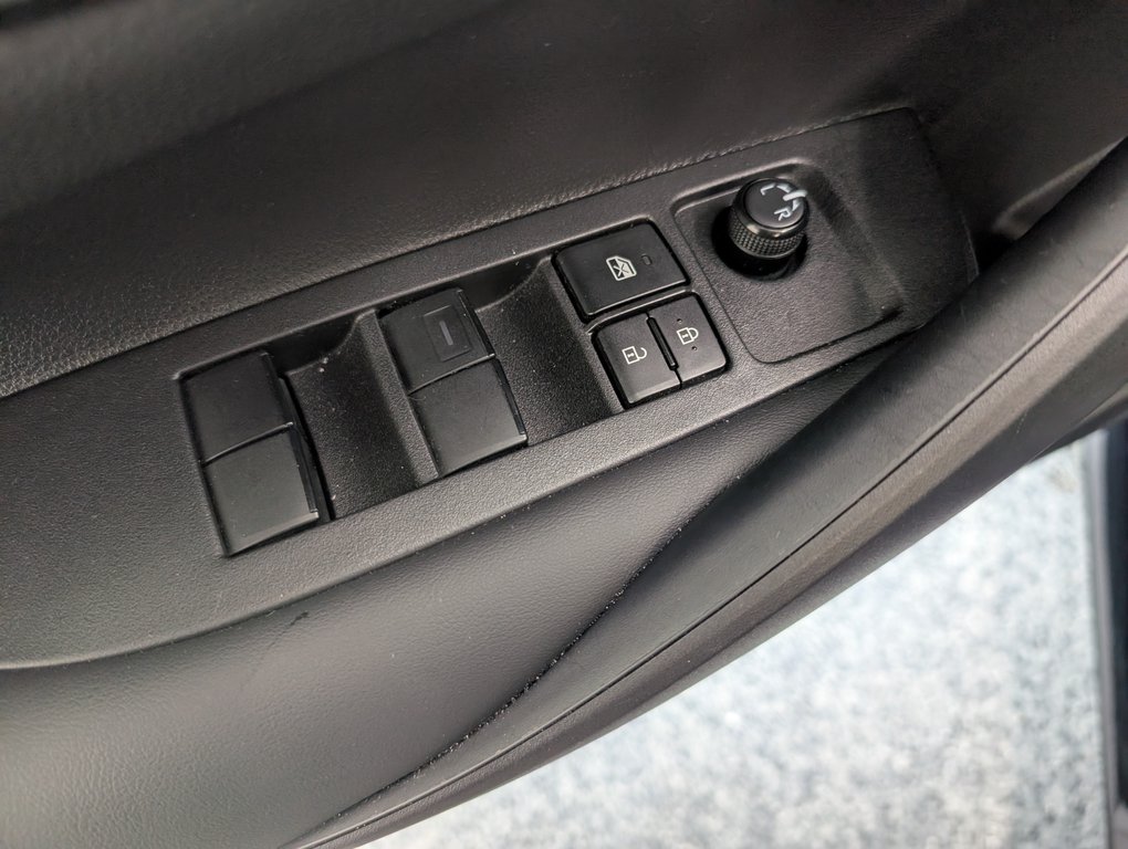 2025 Toyota Corolla HYBRIDE SE AWD in Magog, Quebec - 11 - w1024h768px