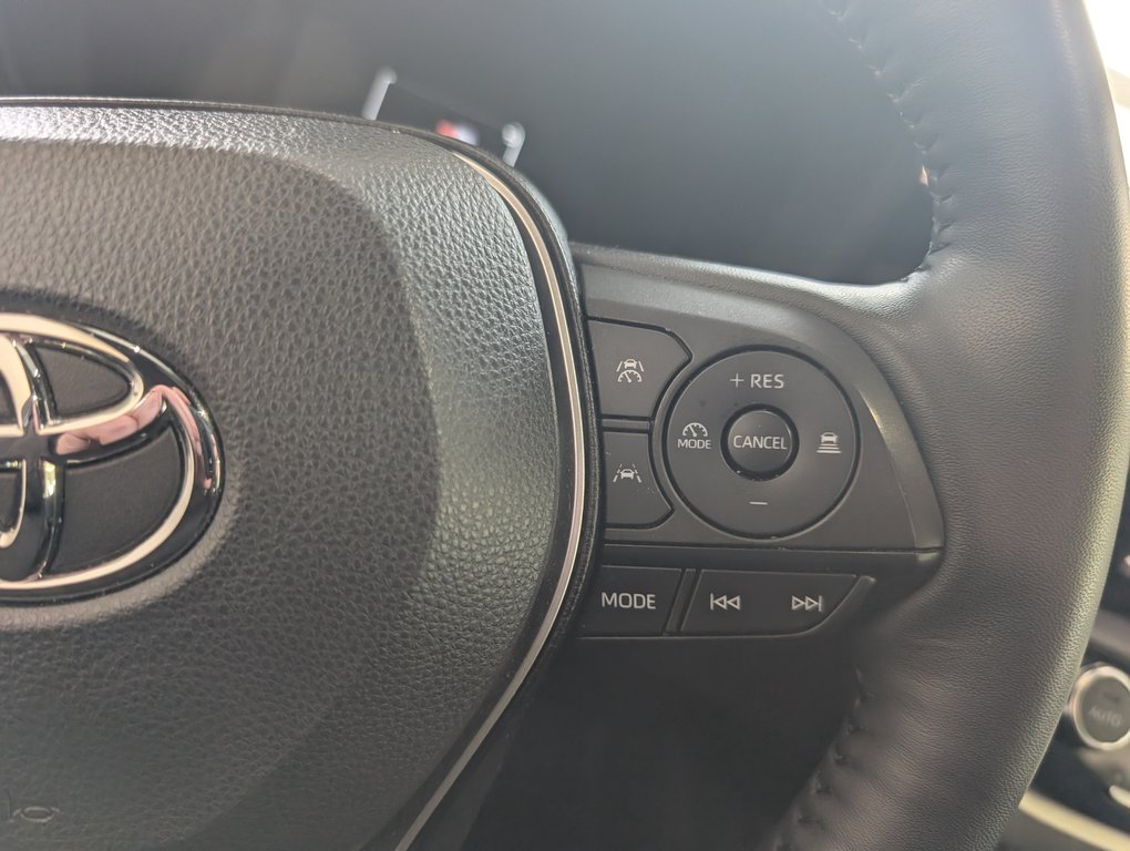 2025 Toyota Corolla HYBRIDE SE AWD in Magog, Quebec - 16 - w1024h768px