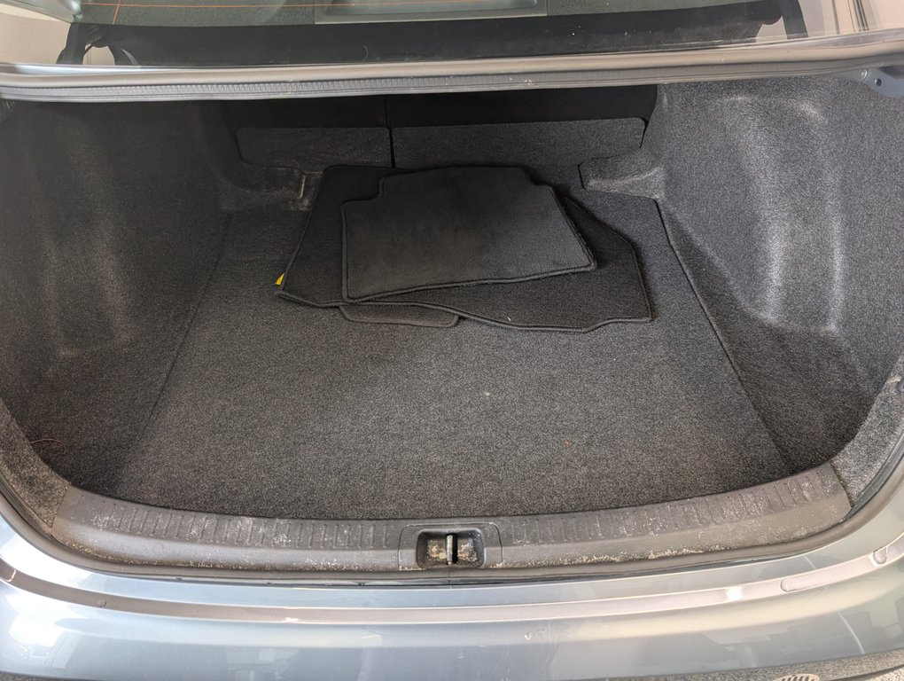 Toyota Corolla LE, AUTOMATIQUE, GARANTIE JUSQU EN 2030, 2025 à Magog, Québec - 6 - w1024h768px