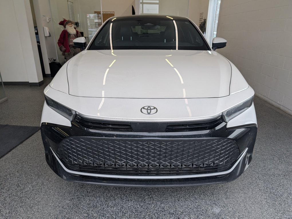 Toyota Crown Platinum 2023 à Magog, Québec - 6 - w1024h768px