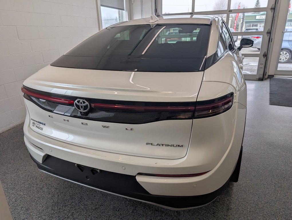 Toyota Crown Platinum 2023 à Magog, Québec - 4 - w1024h768px