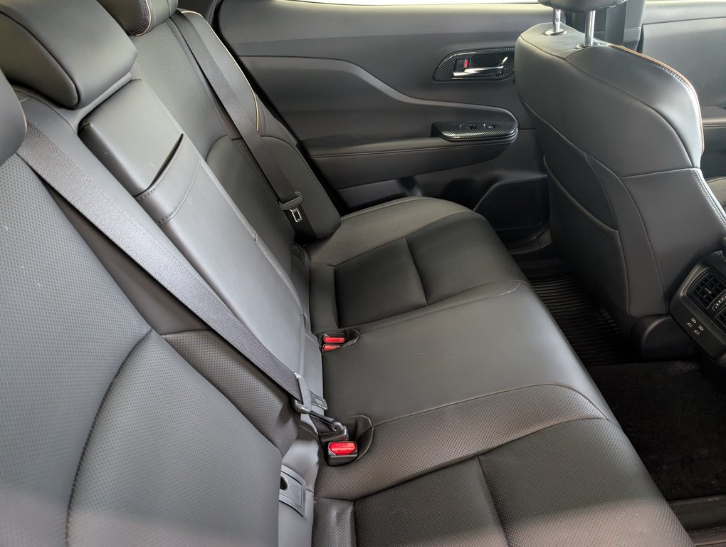 Toyota Crown Platinum 2023 à Magog, Québec - 8 - w1024h768px