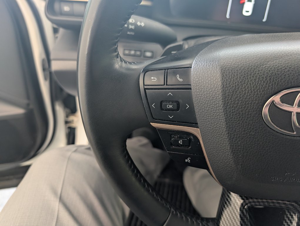 Toyota Crown Platinum 2023 à Magog, Québec - 21 - w1024h768px