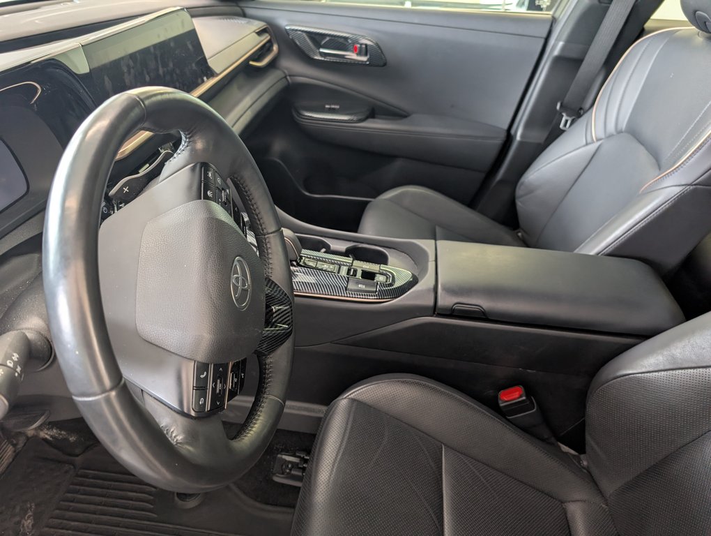 Toyota Crown Platinum 2023 à Magog, Québec - 13 - w1024h768px