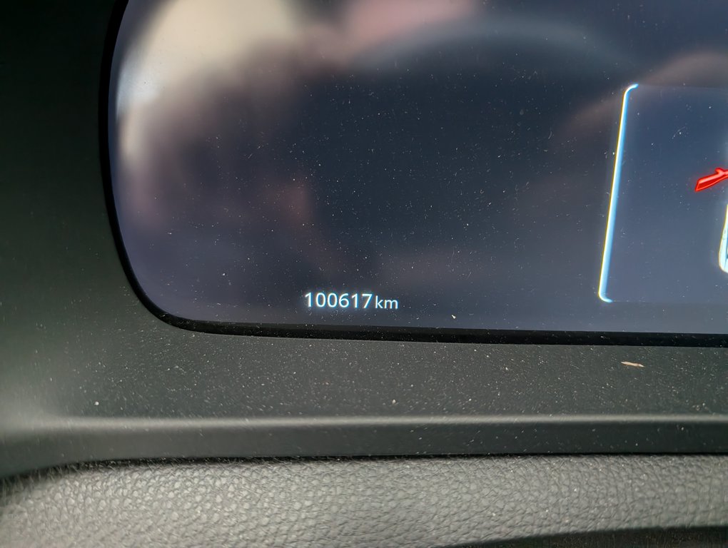 Toyota Crown Platinum 2023 à Magog, Québec - 24 - w1024h768px