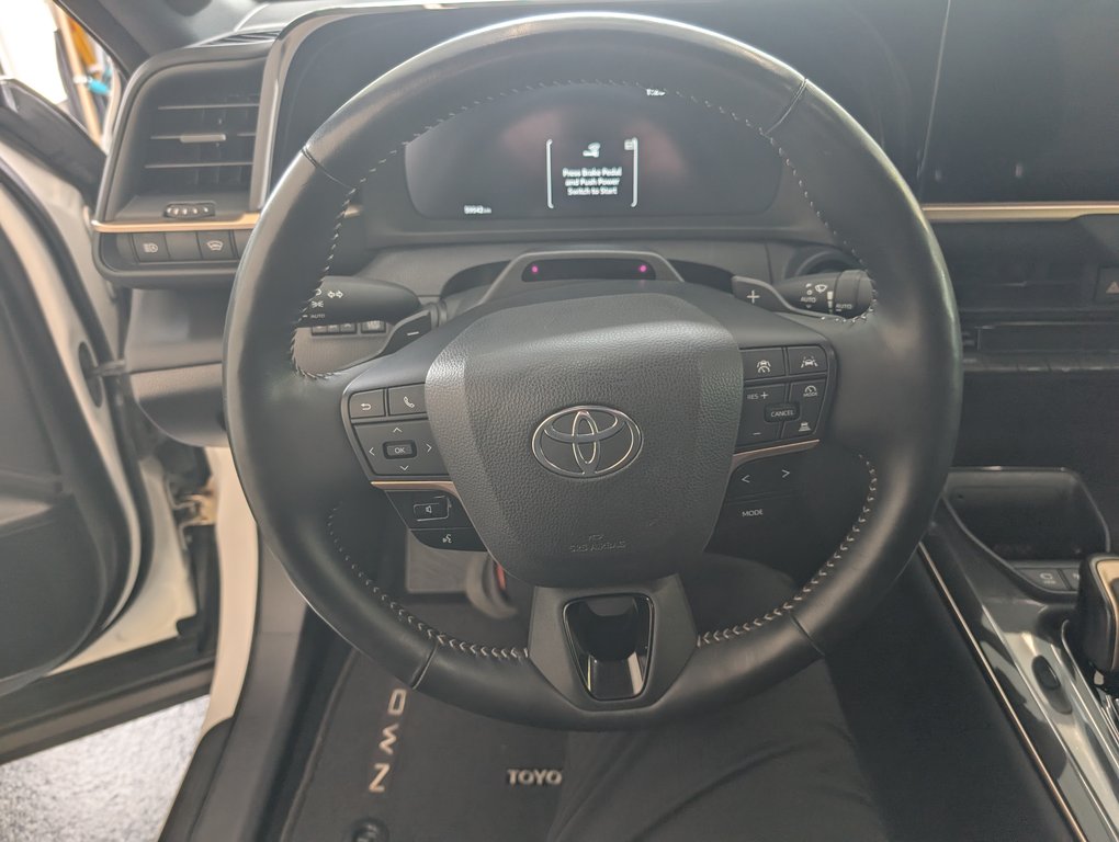 Toyota Crown HYBRID PLATINUM, 2024 à Magog, Québec - 17 - w1024h768px