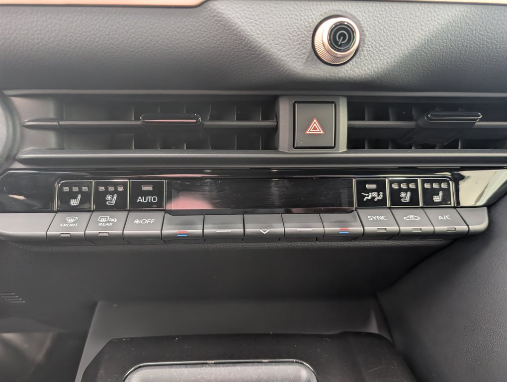 Toyota Crown HYBRID PLATINUM, 2024 à Magog, Québec - 19 - w1024h768px