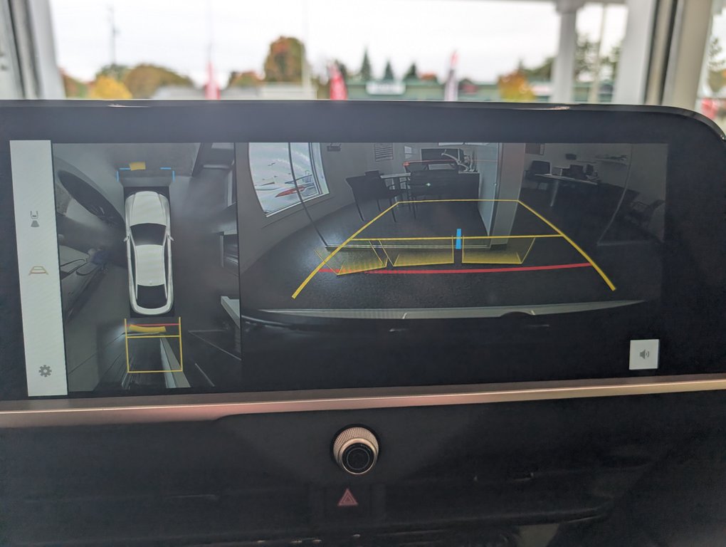 Toyota Crown HYBRID PLATINUM, 2024 à Magog, Québec - 22 - w1024h768px