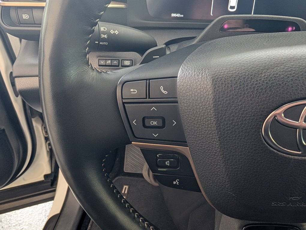 Toyota Crown HYBRID PLATINUM, 2024 à Magog, Québec - 20 - w1024h768px