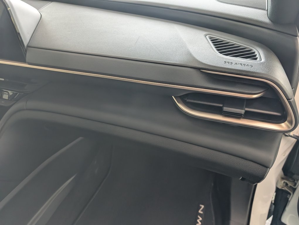 Toyota Crown HYBRID PLATINUM, 2024 à Magog, Québec - 9 - w1024h768px