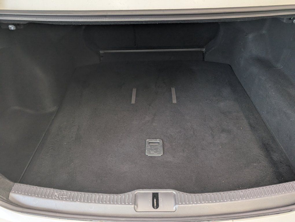 Toyota Crown HYBRID PLATINUM, 2024 à Magog, Québec - 6 - w1024h768px