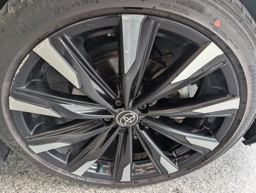 Toyota Crown HYBRID PLATINUM, 2024 à Magog, Québec - 25 - w1024h768px