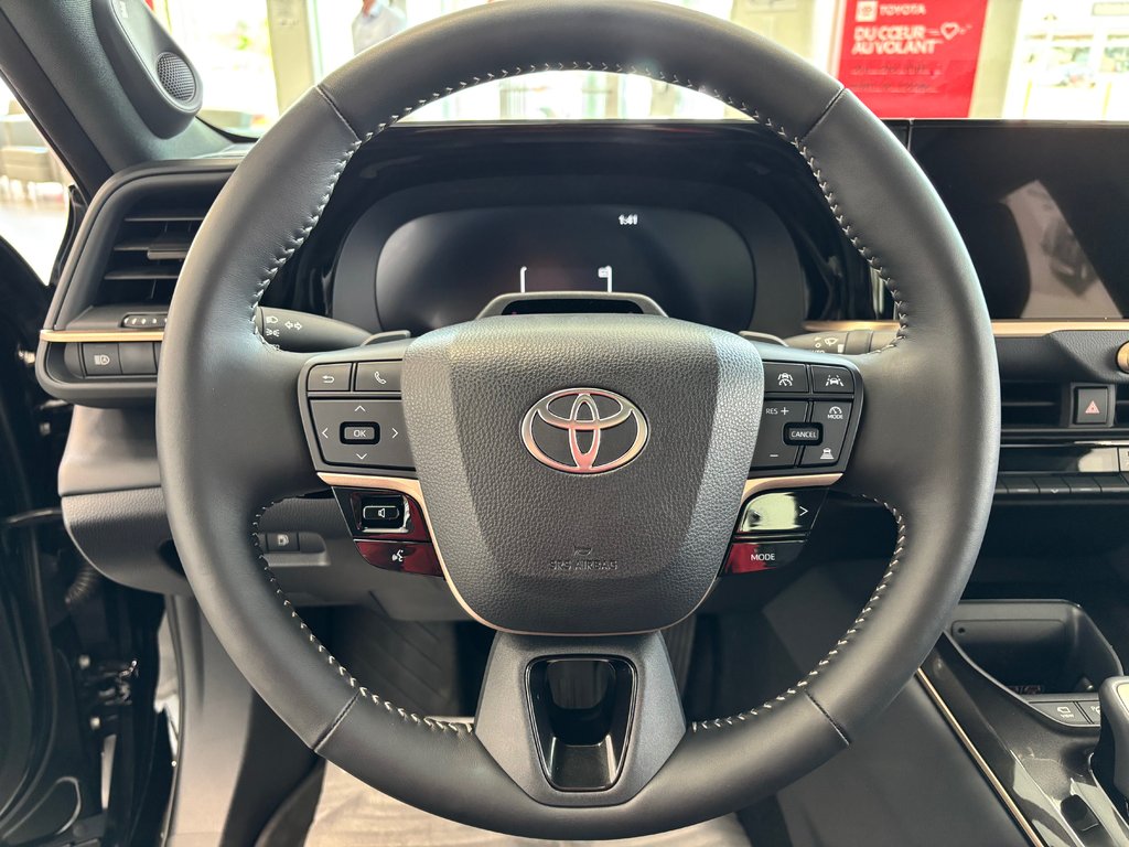 2026 Toyota Crown Platinum in Magog, Quebec - 12 - w1024h768px