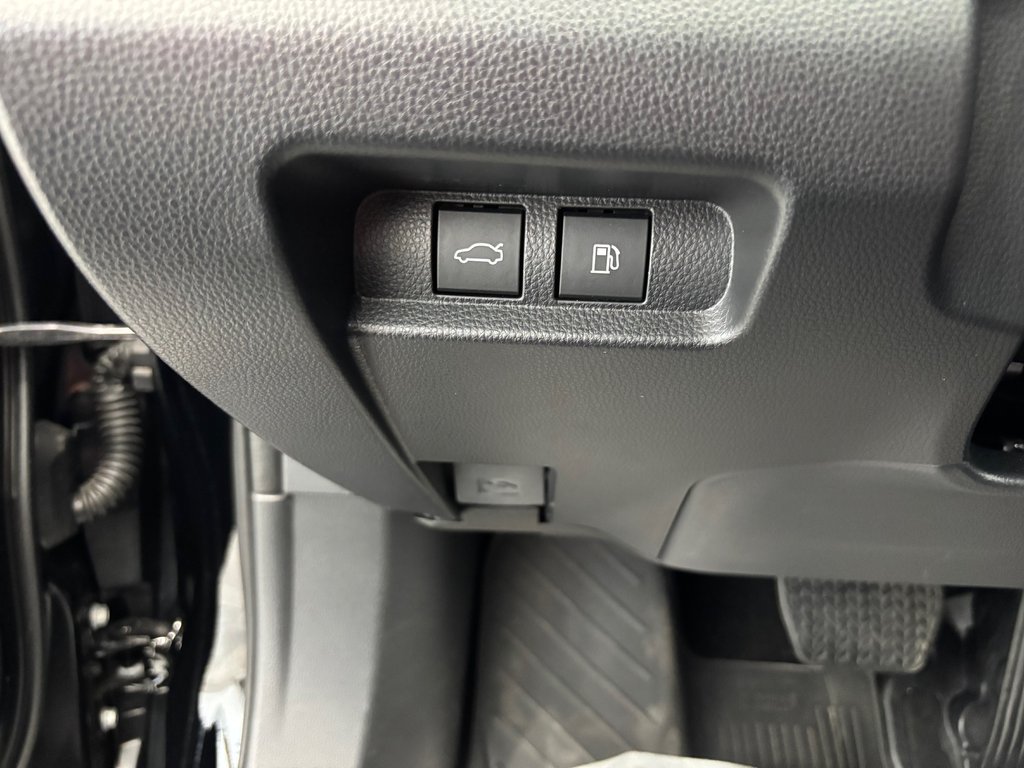 2026 Toyota Crown Platinum in Magog, Quebec - 15 - w1024h768px