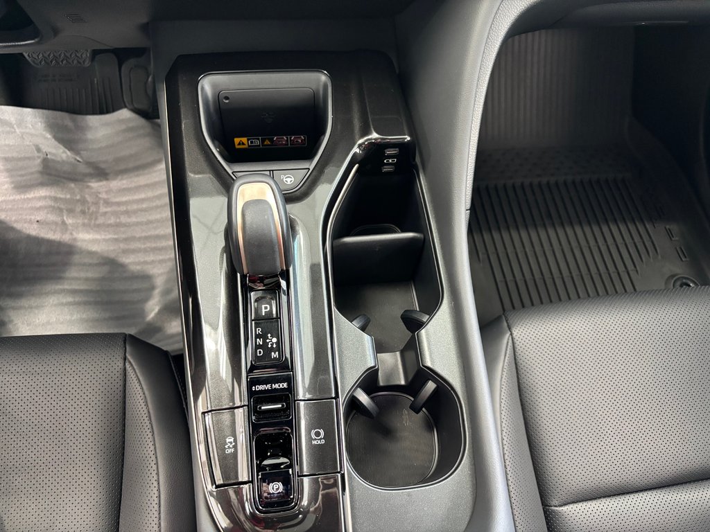 2026 Toyota Crown Platinum in Magog, Quebec - 19 - w1024h768px