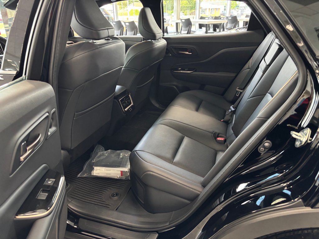 2026 Toyota Crown Platinum in Magog, Quebec - 9 - w1024h768px
