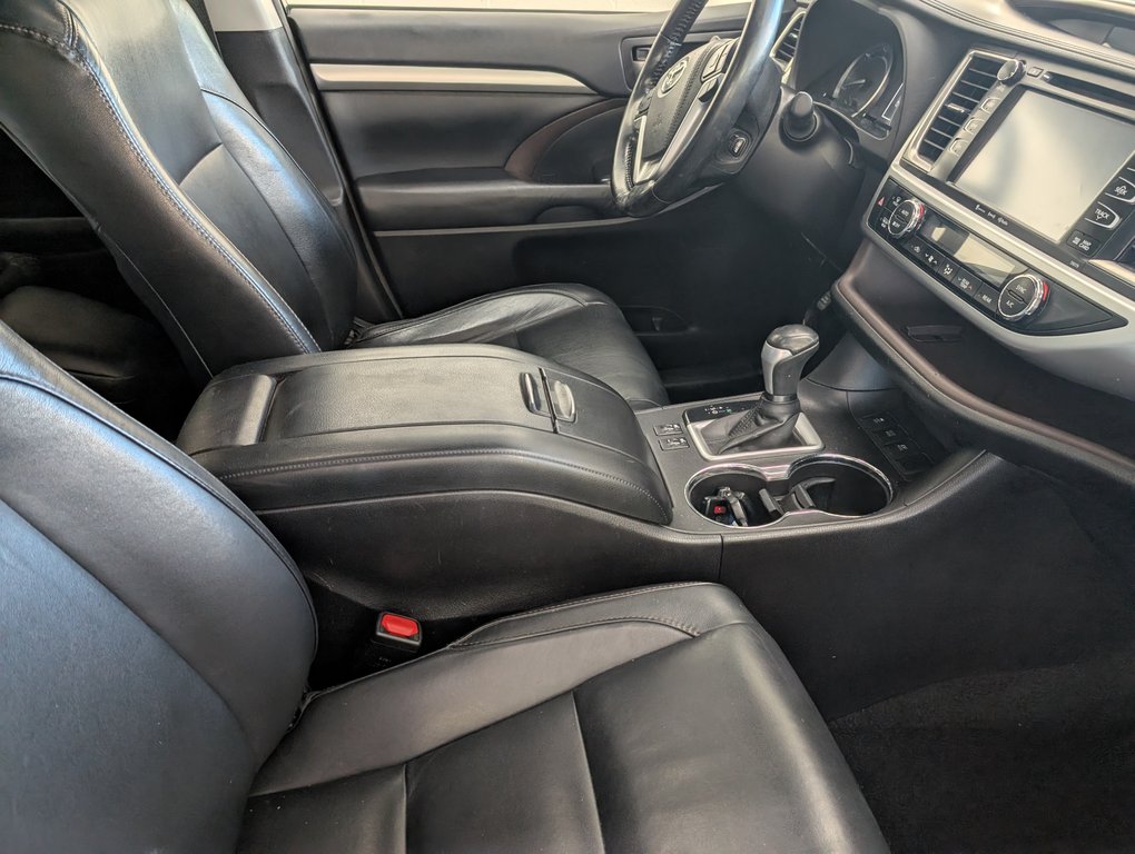Toyota Highlander Hybrid XLE AWD 2017 à Magog, Québec - 6 - w1024h768px