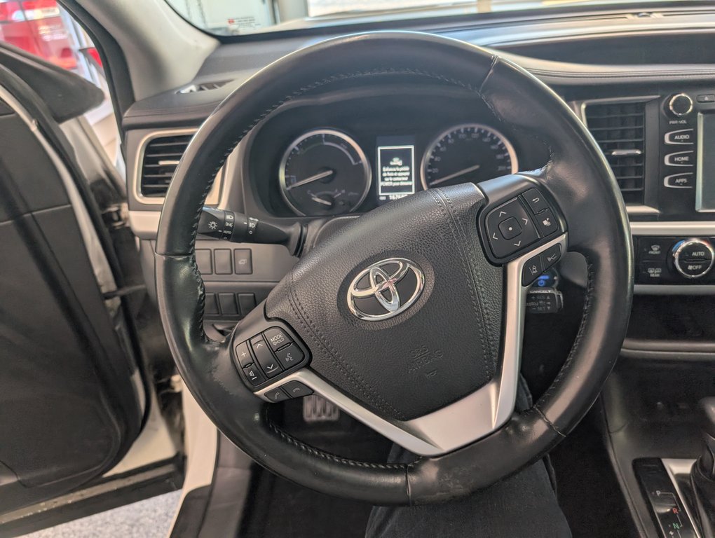 Toyota Highlander Hybrid XLE AWD 2017 à Magog, Québec - 13 - w1024h768px