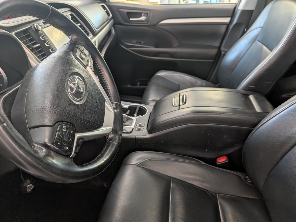 Toyota Highlander Hybrid XLE AWD 2017 à Magog, Québec - 9 - w1024h768px