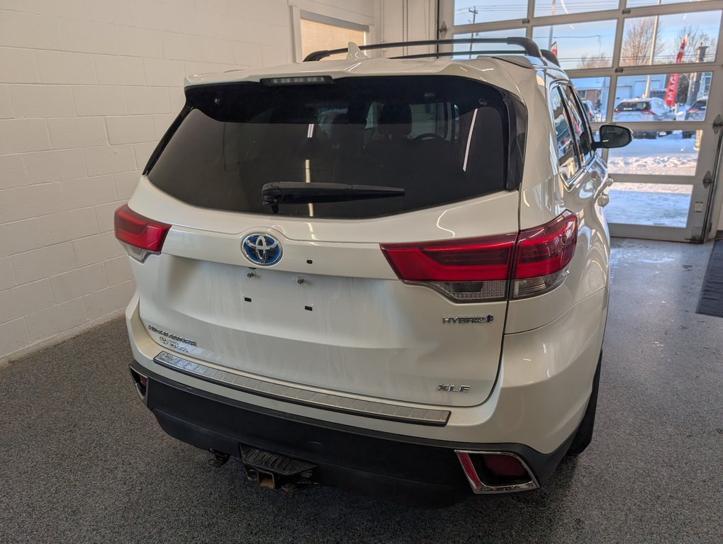 Toyota Highlander Hybrid XLE AWD 2017 à Magog, Québec - 3 - w1024h768px