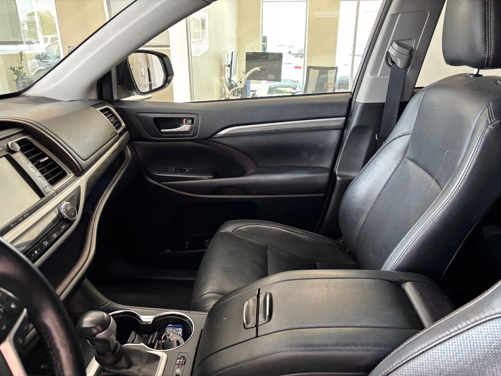 Toyota Highlander Hybrid Limited AWD, 2017 à Magog, Québec - 14 - w1024h768px
