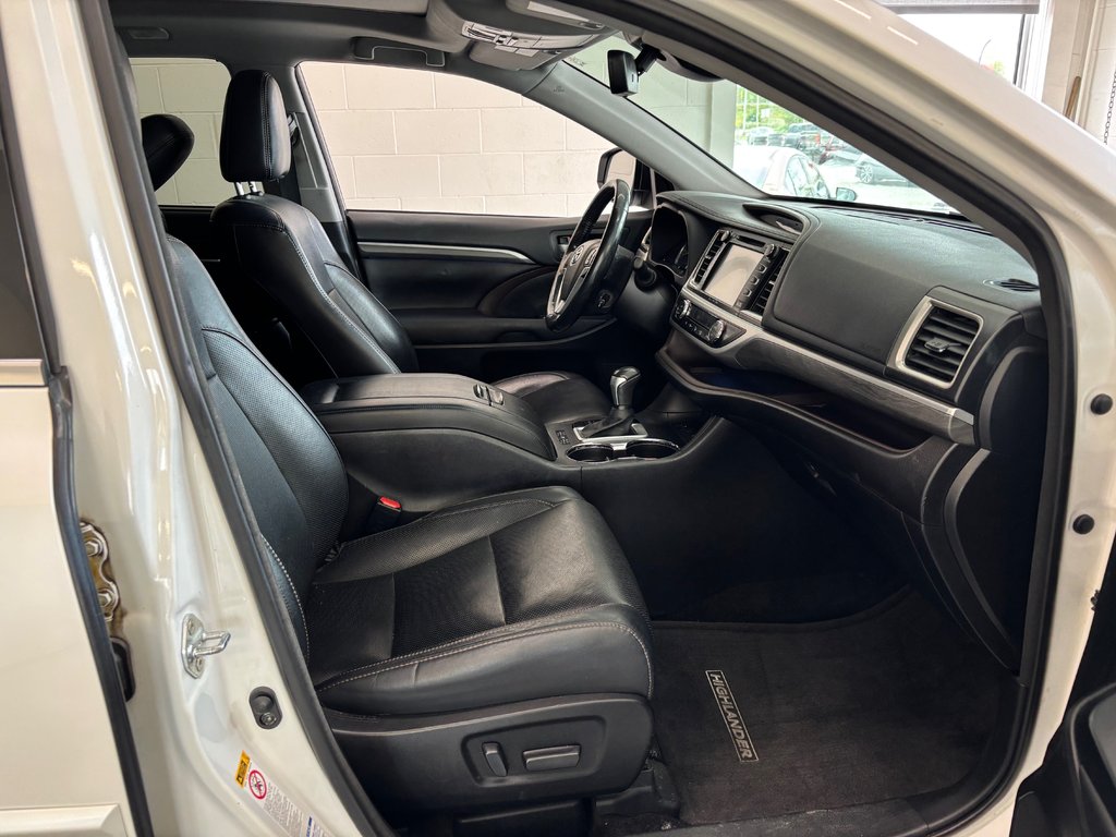 Toyota Highlander Hybrid Limited AWD, 2017 à Magog, Québec - 8 - w1024h768px