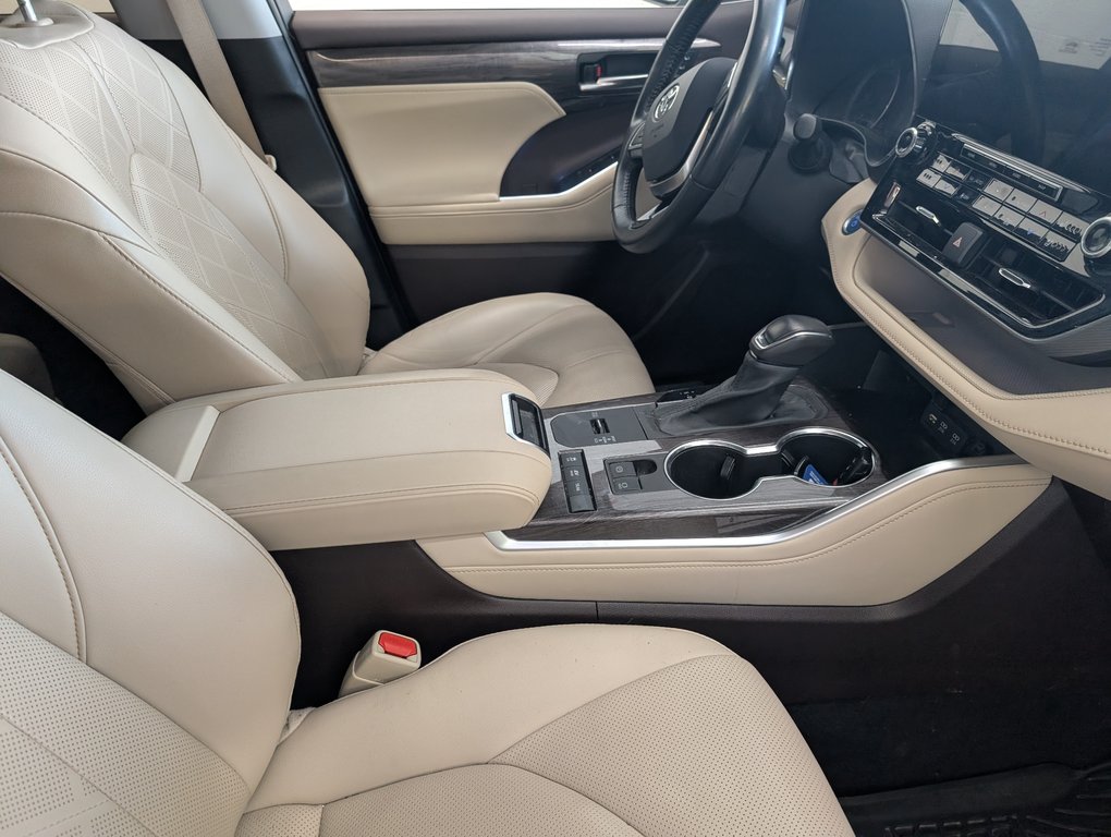 Toyota Highlander hybrid LIMITED PLATINUM, GARANTIUE JUSQU EN 2027, 2020 à Magog, Québec - 8 - w1024h768px