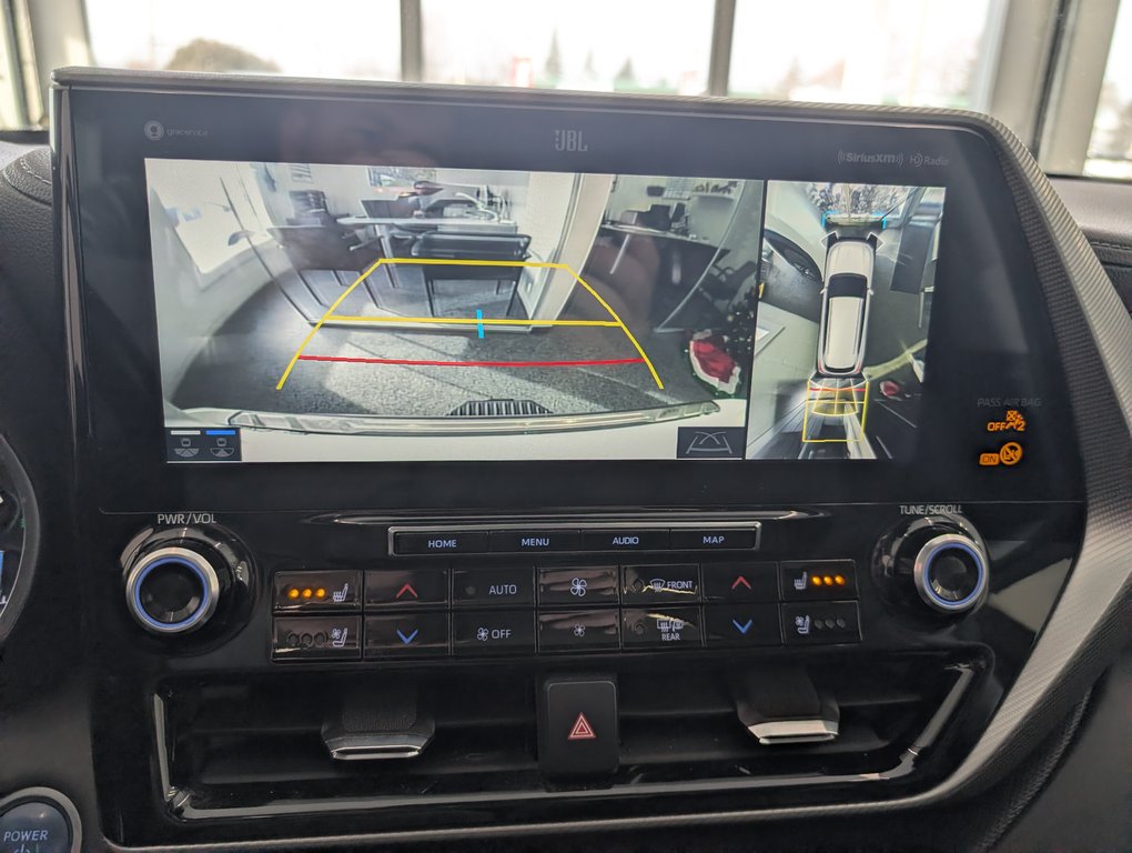 2021 Toyota Highlander hybrid LIMITED AWD, in Magog, Quebec - 21 - w1024h768px