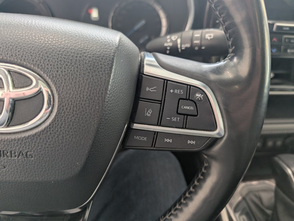 2021 Toyota Highlander hybrid LIMITED AWD, in Magog, Quebec - 20 - w1024h768px