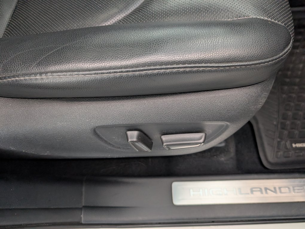 2021 Toyota Highlander hybrid LIMITED AWD, in Magog, Quebec - 9 - w1024h768px