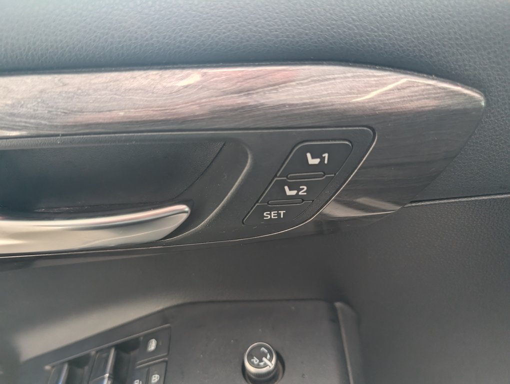 2021 Toyota Highlander hybrid LIMITED AWD, in Magog, Quebec - 14 - w1024h768px