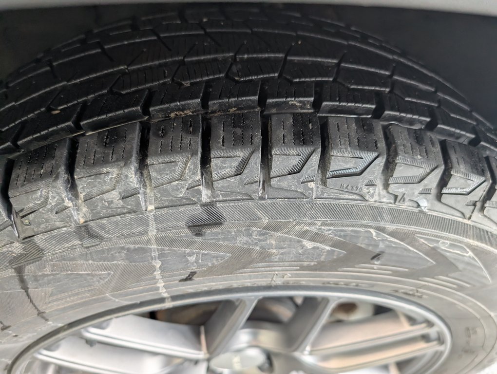 2021 Toyota Highlander hybrid LIMITED AWD, in Magog, Quebec - 24 - w1024h768px