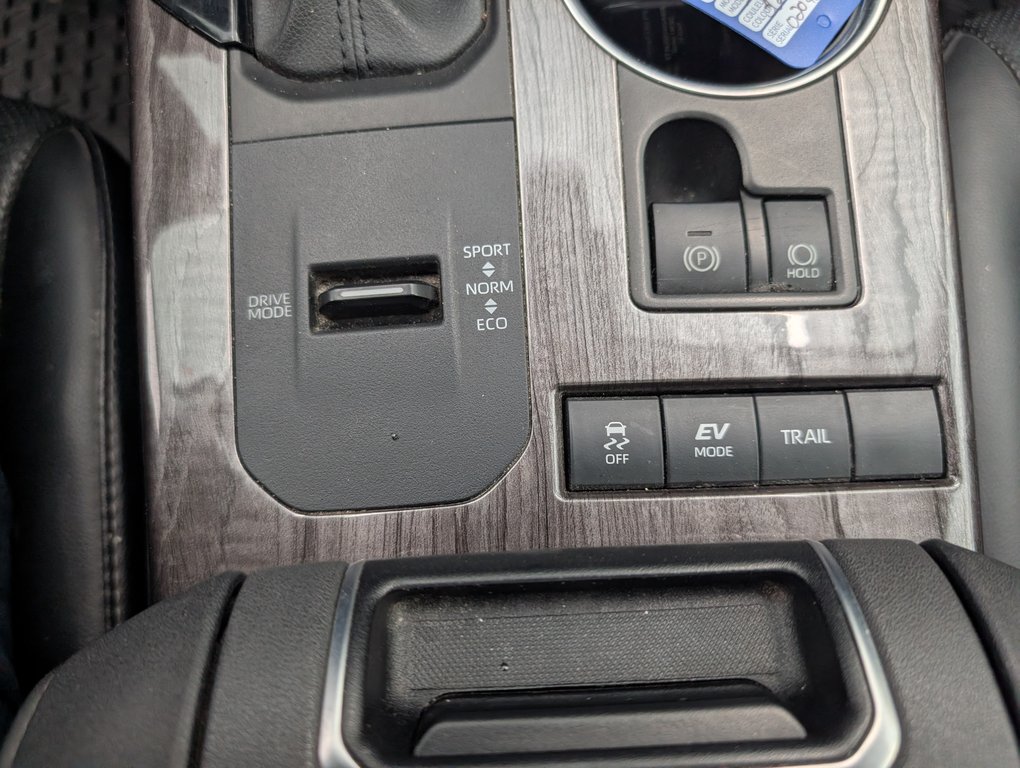 2021 Toyota Highlander hybrid LIMITED AWD, in Magog, Quebec - 16 - w1024h768px