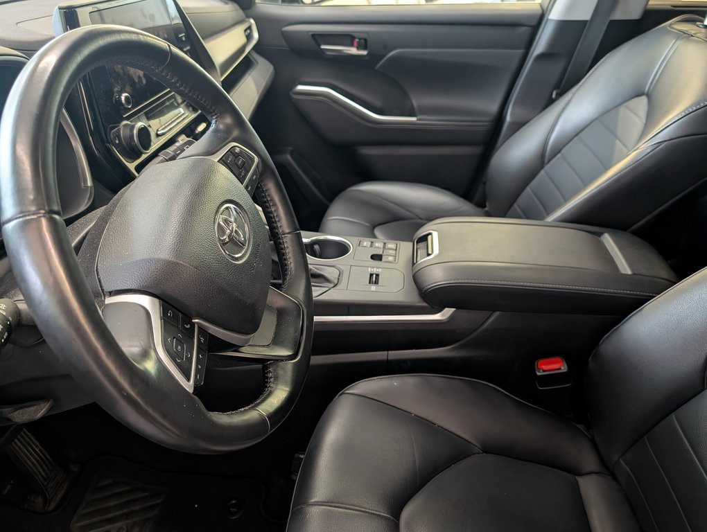 Toyota Highlander hybrid XLE AWD, GARANTIE JUSQU EN 2028, 2023 à Magog, Québec - 12 - w1024h768px