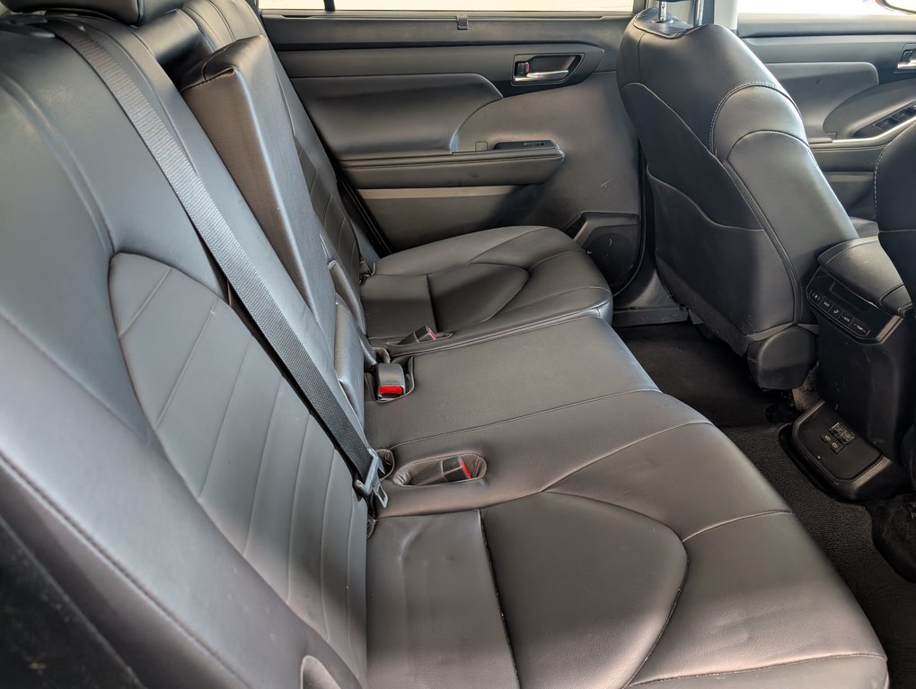 Toyota Highlander hybrid XLE AWD, GARANTIE JUSQU EN 2028, 2023 à Magog, Québec - 7 - w1024h768px