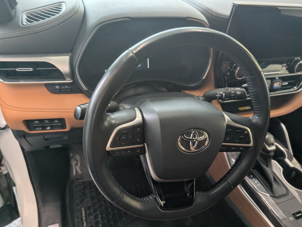 2023 Toyota Highlander hybrid LIMITED AWD, in Magog, Quebec - 13 - w1024h768px