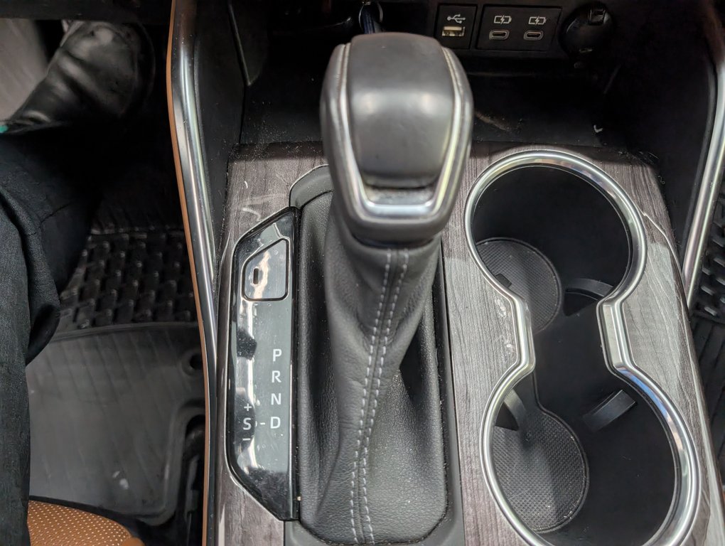 2023 Toyota Highlander hybrid LIMITED AWD, in Magog, Quebec - 19 - w1024h768px
