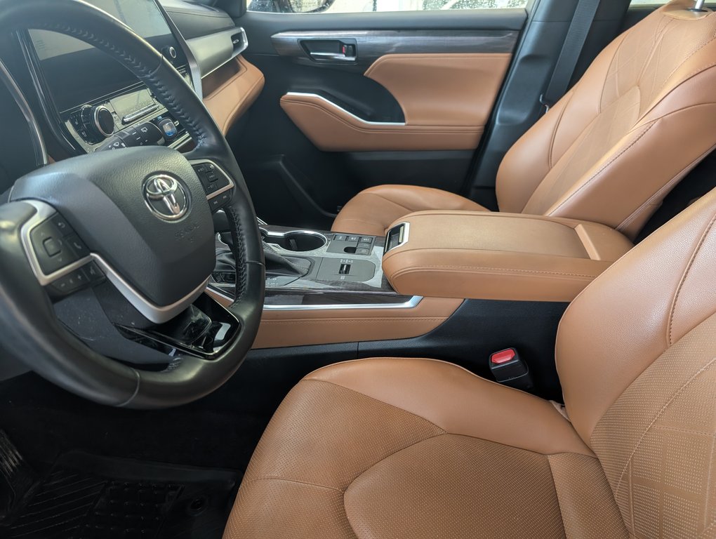 2023 Toyota Highlander hybrid LIMITED AWD, in Magog, Quebec - 12 - w1024h768px