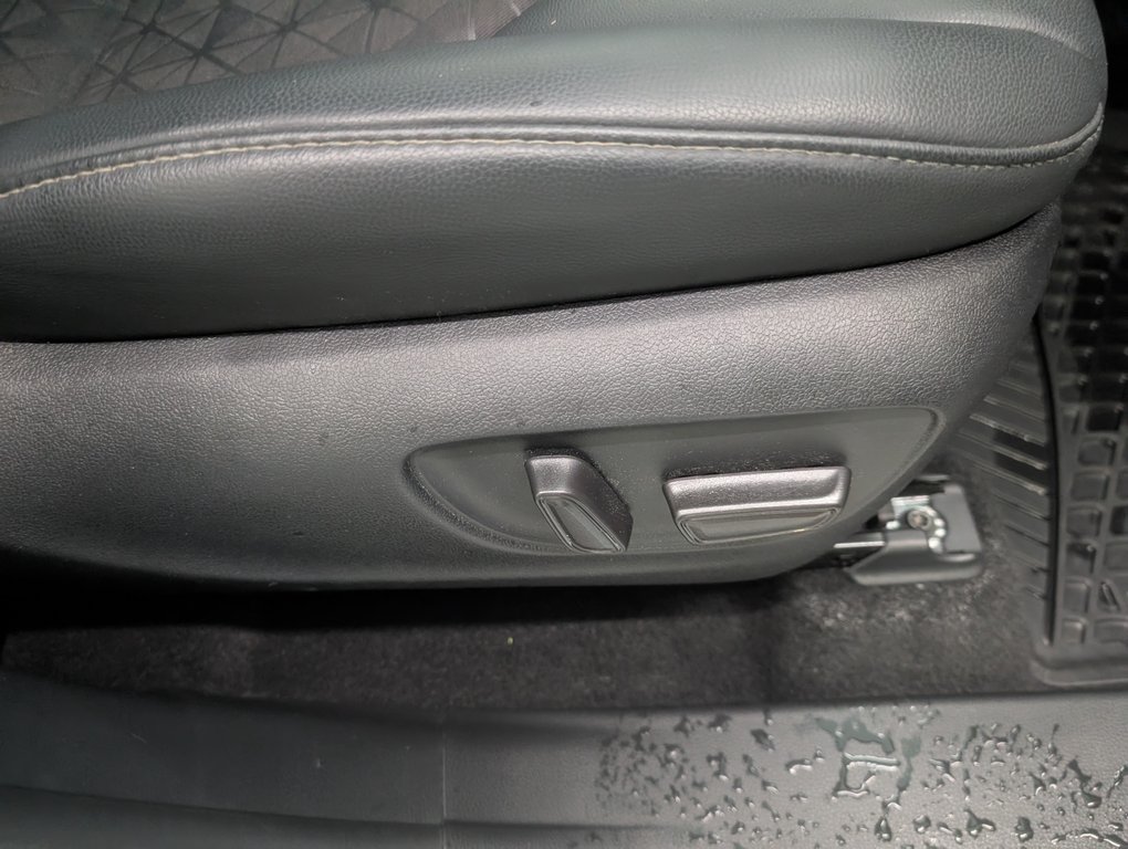 2024 Toyota Highlander hybrid XLE NIGHTSHADE AWD, in Magog, Quebec - 11 - w1024h768px