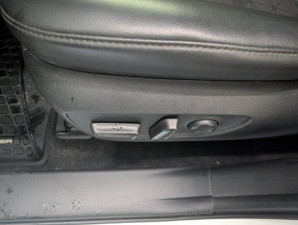 2024 Toyota Highlander hybrid XLE NIGHTSHADE AWD, in Magog, Quebec - 15 - w1024h768px