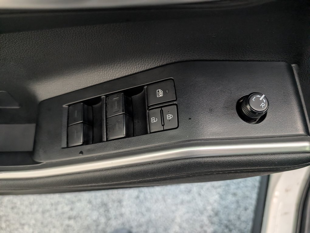 2024 Toyota Highlander hybrid XLE NIGHTSHADE AWD, in Magog, Quebec - 16 - w1024h768px