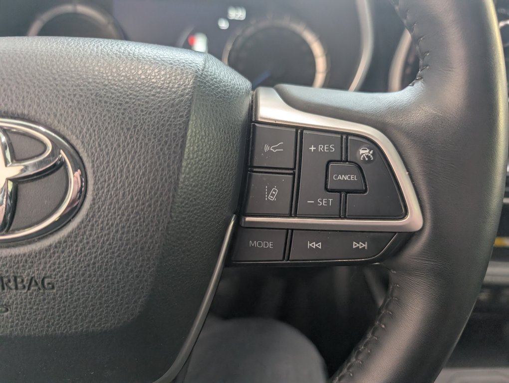 2024 Toyota Highlander hybrid XLE NIGHTSHADE AWD, in Magog, Quebec - 21 - w1024h768px