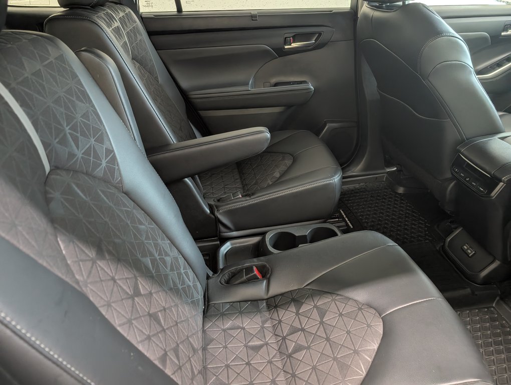 2024 Toyota Highlander hybrid XLE NIGHTSHADE AWD, in Magog, Quebec - 8 - w1024h768px